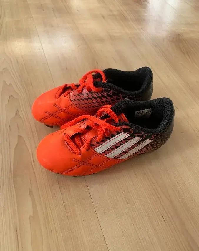 Dětské kopačky Adidas (vel. 29)