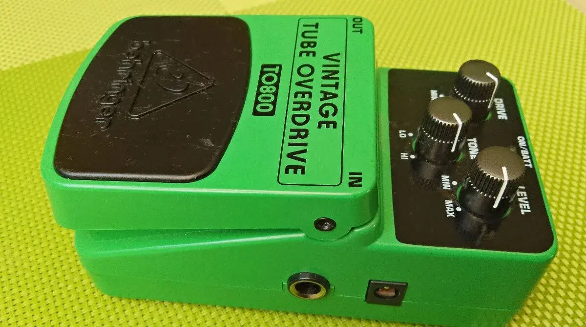 Kytarové efekty z pedalboardu
