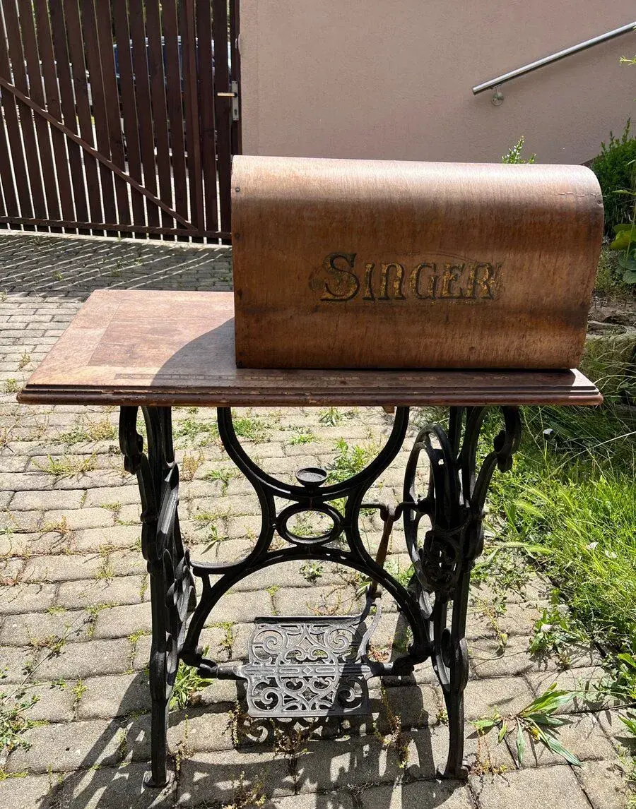 Šicí stroj Singer