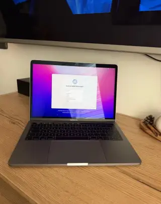 Apple MacBook Pro 13" Retina Touch Bar | i5 2.9GHz |