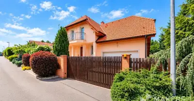 Prodej rodinného domu 331 m², pozemek 803 m², Praha - Lysol