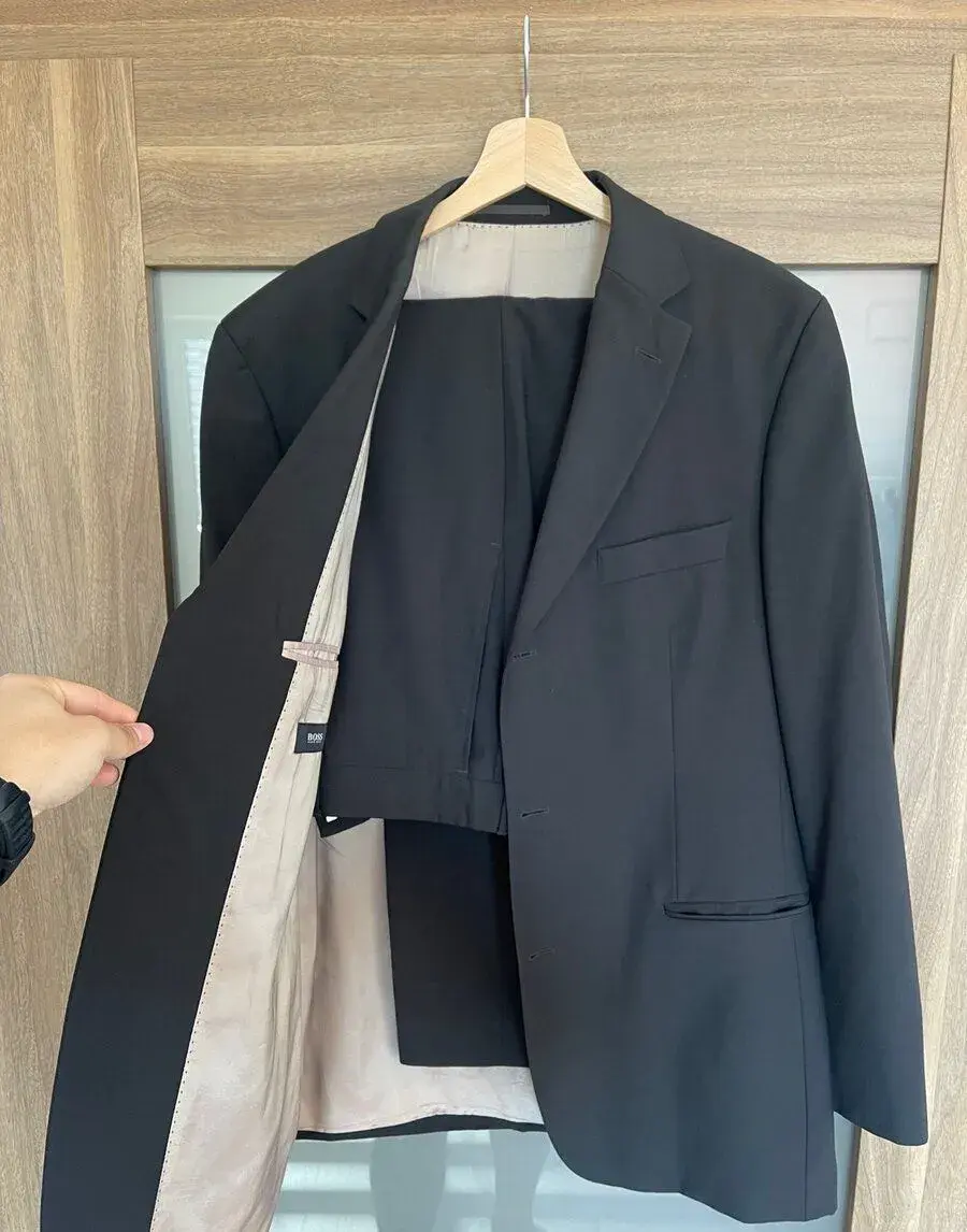 Oblek Hugo Boss | vel. L - XL