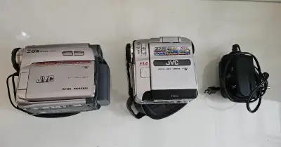 2× kamera JVC MiniDV