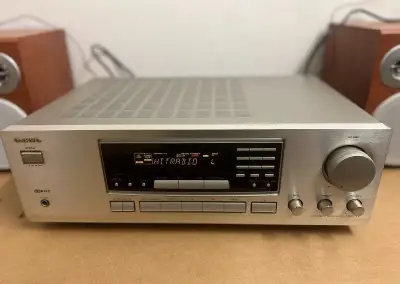 ONKYO RECEIVER TX-8211
