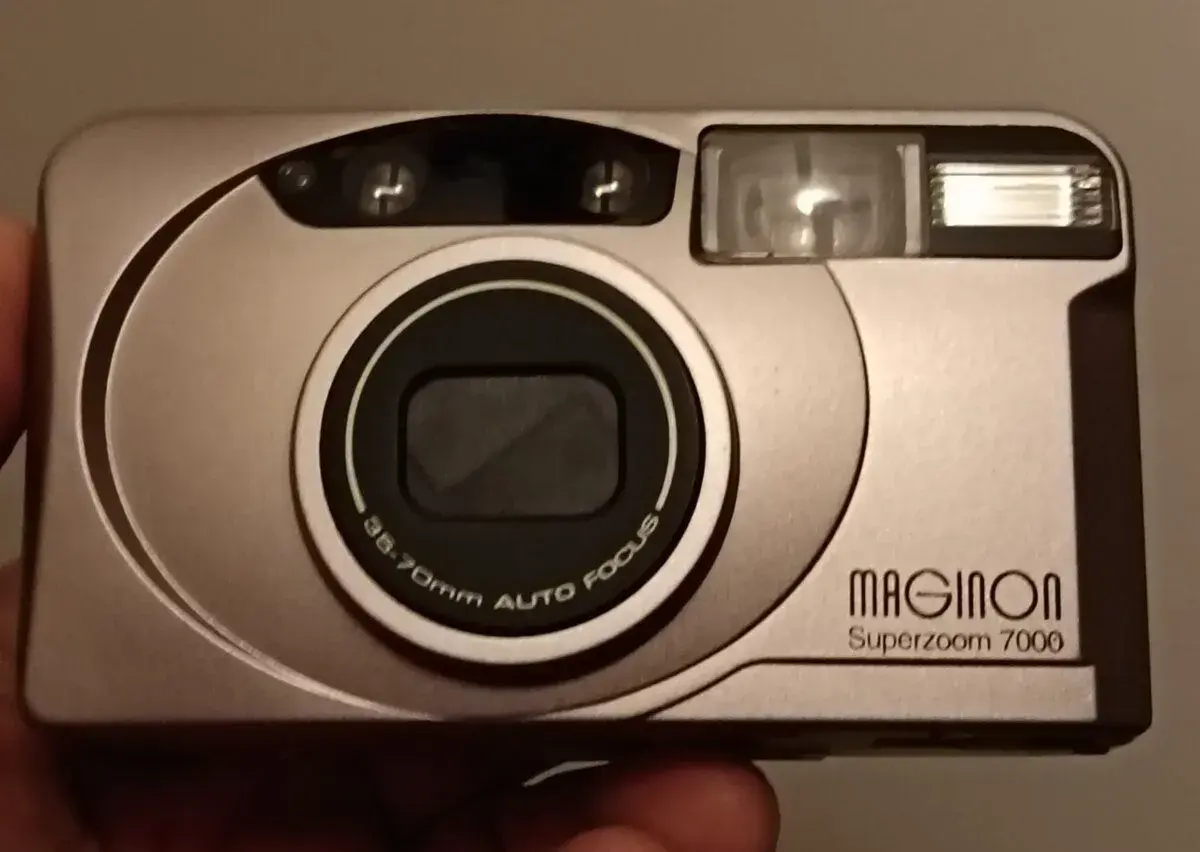 Kinofilmovy fotoaparát zoom funkční
