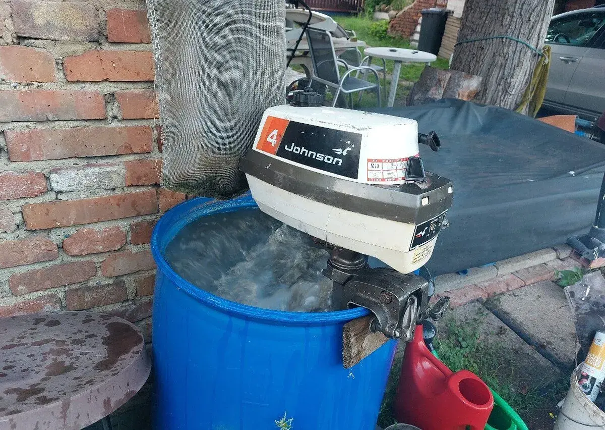 Závěsný lodní motor JOHNSON Seahorse 4HP