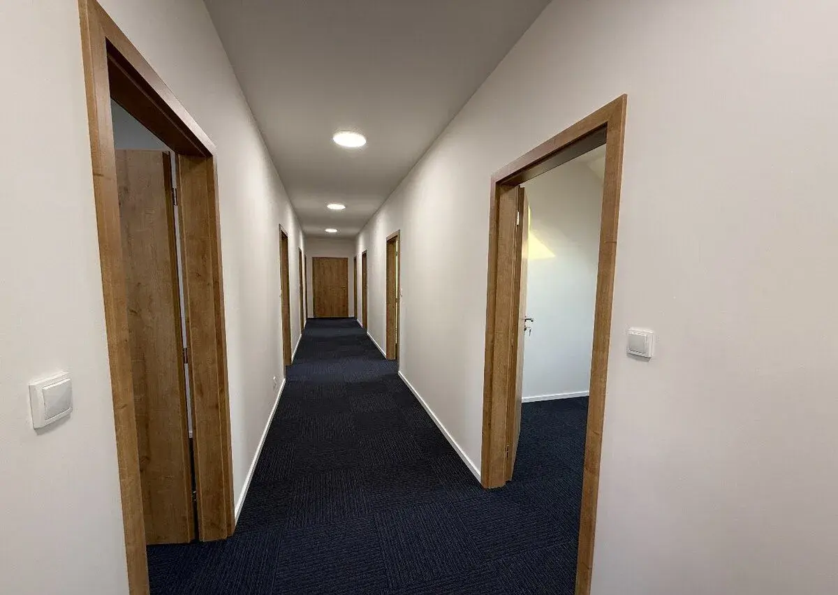PRONÁJEM NOVÉ KANCELÁŘE O CP CCA 14,90 M2, BRNO