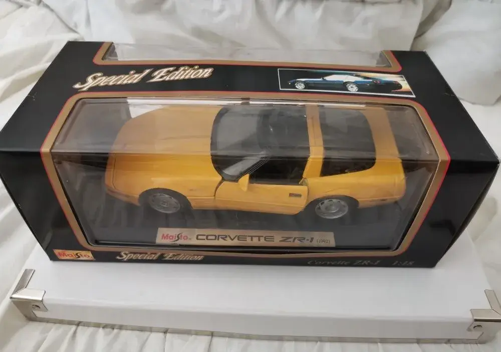 Corvette ZR-1 (1992) (1/18 Maisto Special Edition)