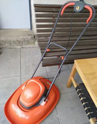Sekačka Husqvarna Flymo Turbo 400