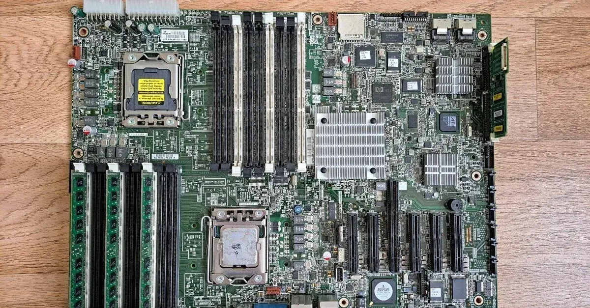 HP Proliant ML350 G6 + Intel Xeon E5506 2,13GHz + 6 GB RAM