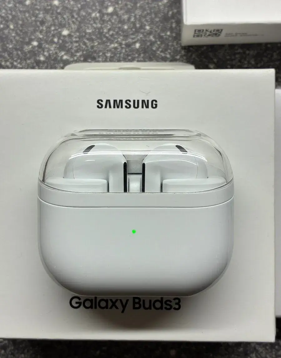 Galaxy Buds 3 Bíla