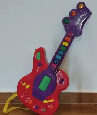 Dětská hrací kytara na baterky