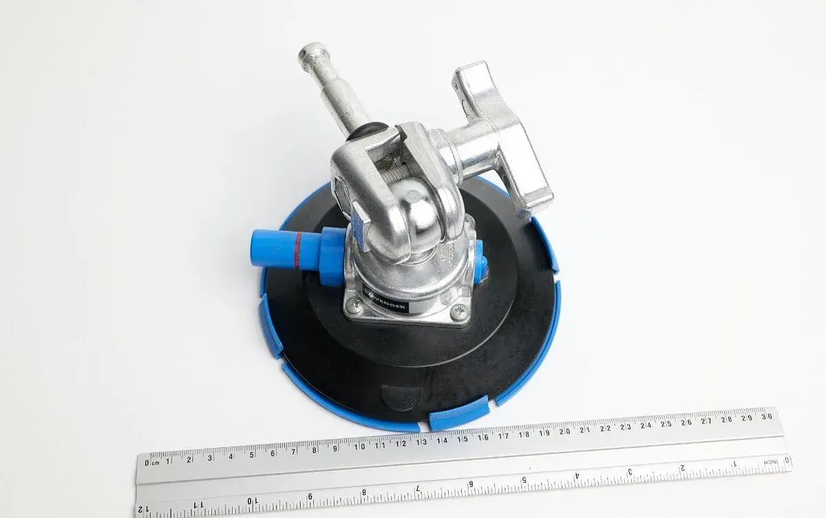 Avenger přísavka s 5/8″ čepem a kloubem