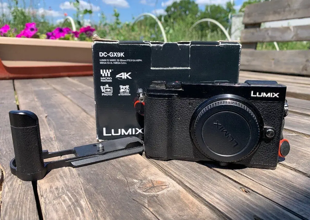 Lumix GX9