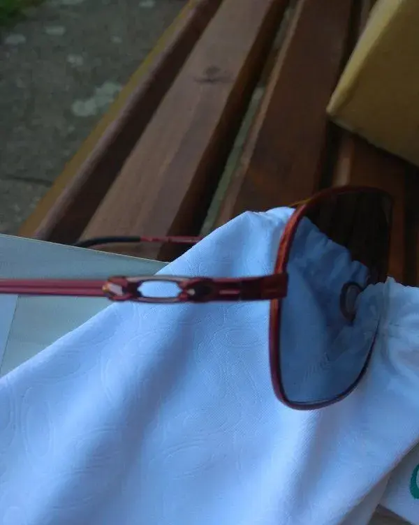 Oakley distress cayenne red/w