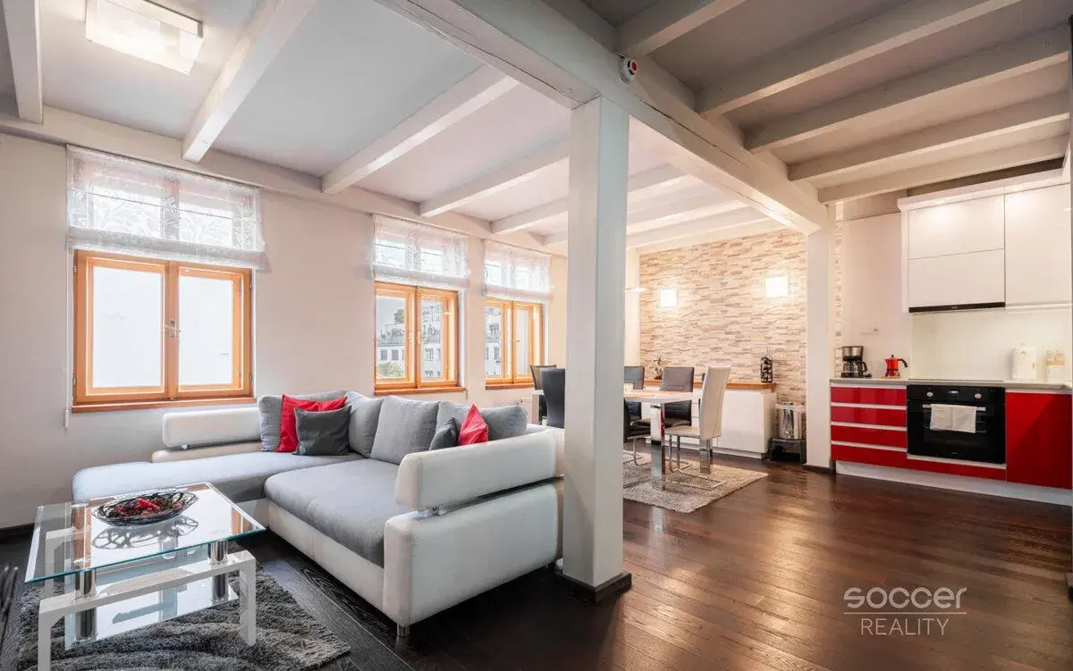Pronájem mezonetového bytu 3+kk, 95 m² na Karlo
