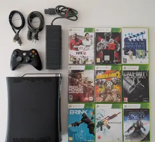 Xbox 360 v stavu + akční hry - Praha