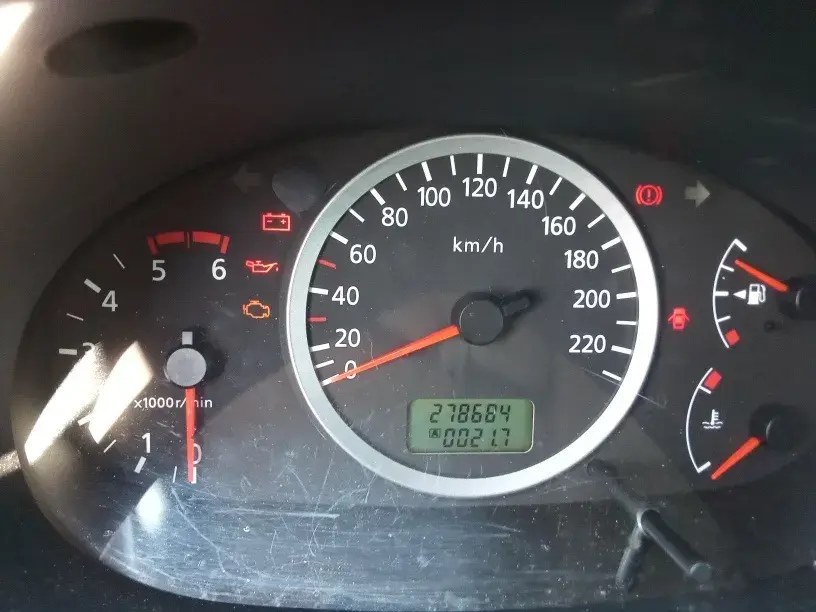 Nissan Almera – 2003, 278 700 km