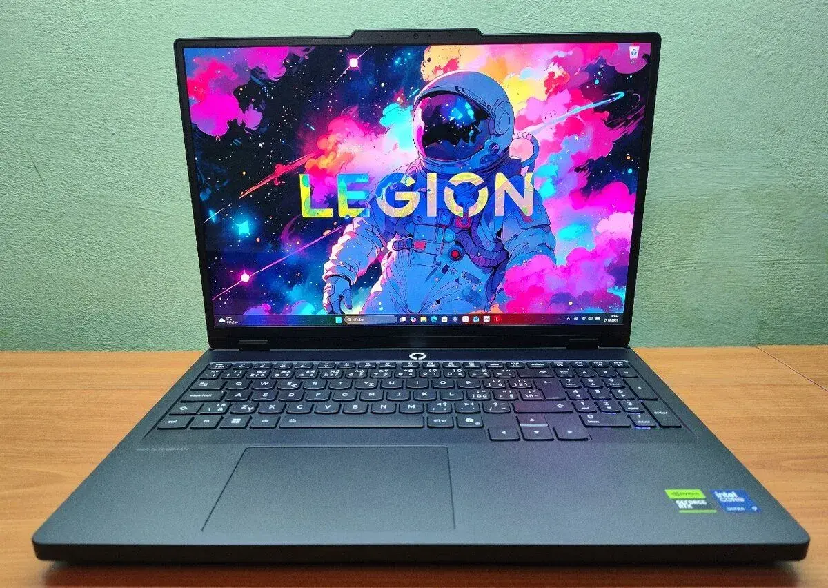 Nový Legion 5 Pro,RTX-5070ti,Ultra-9,Oled-2,5K,2TB,32gb Záru