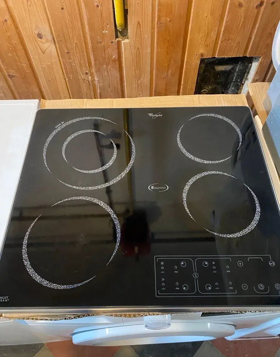 Vestavná sklokeramická deska zn.Whirlpool