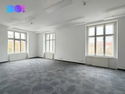 Pronájem samostatných kanceláří, celkem 81 m², Žerotínova, P