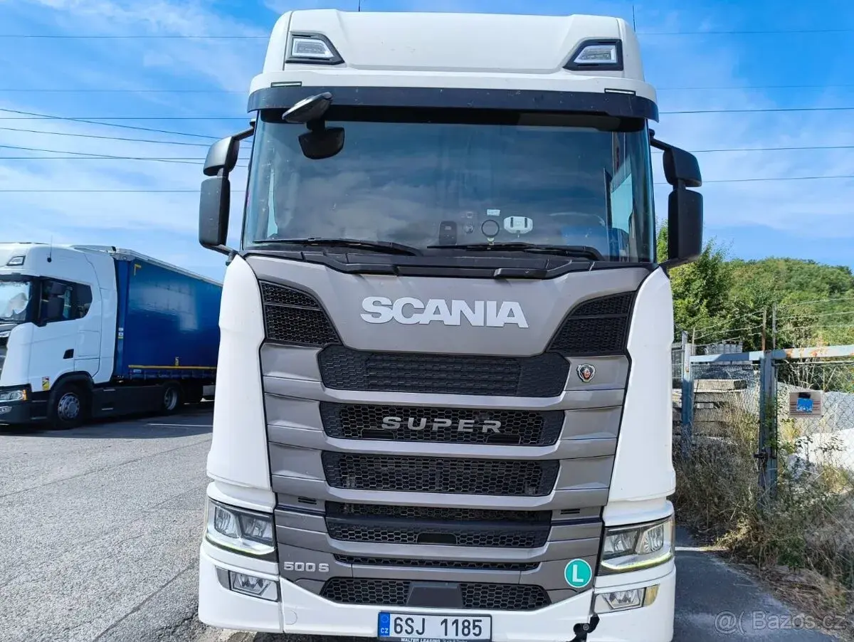 Scania S500 a Krone SD lowdeck souprava