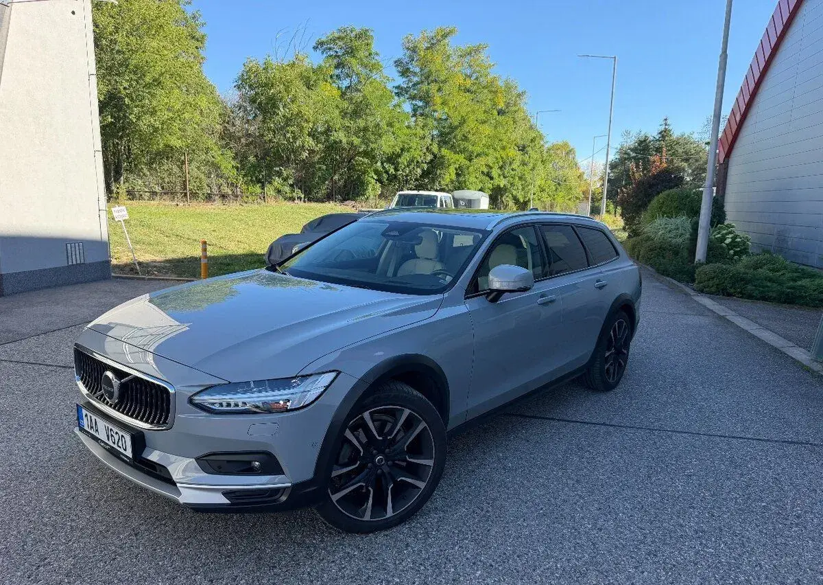 Volvo V90 – 2025, 29 000 km
