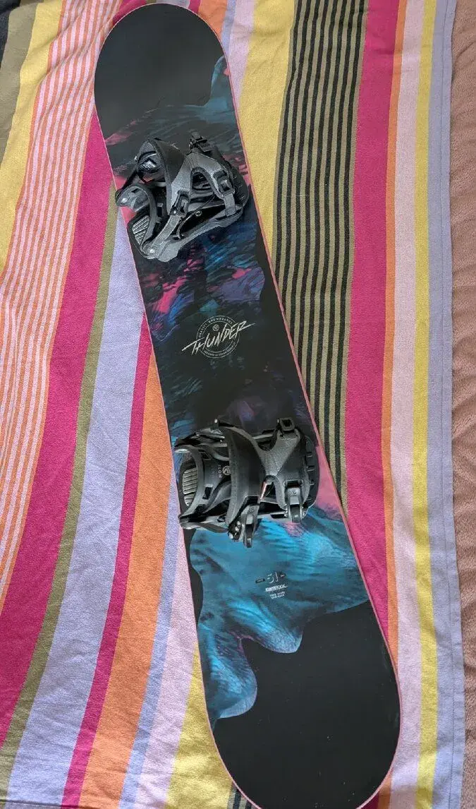 Snowboard Gravity Thunder 150cm + vázání + tool