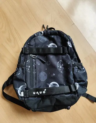 Dětský batoh Unuo 9l. Jako nový