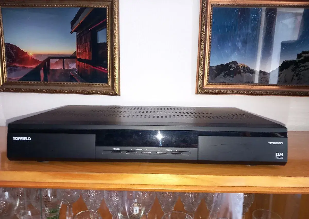 Satelitní receiver Topfield 7700