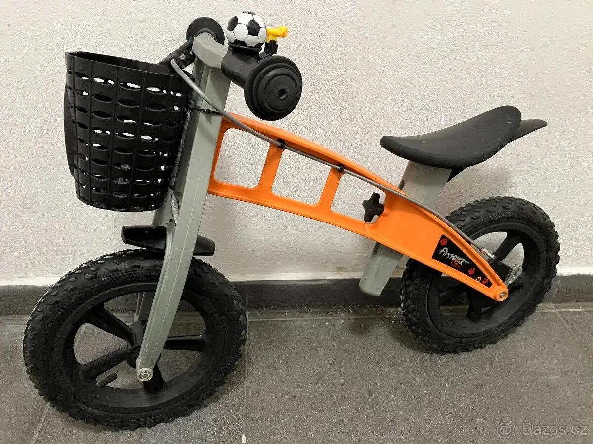 First Bike cross + adaptér na snížení sedátka + vesta -