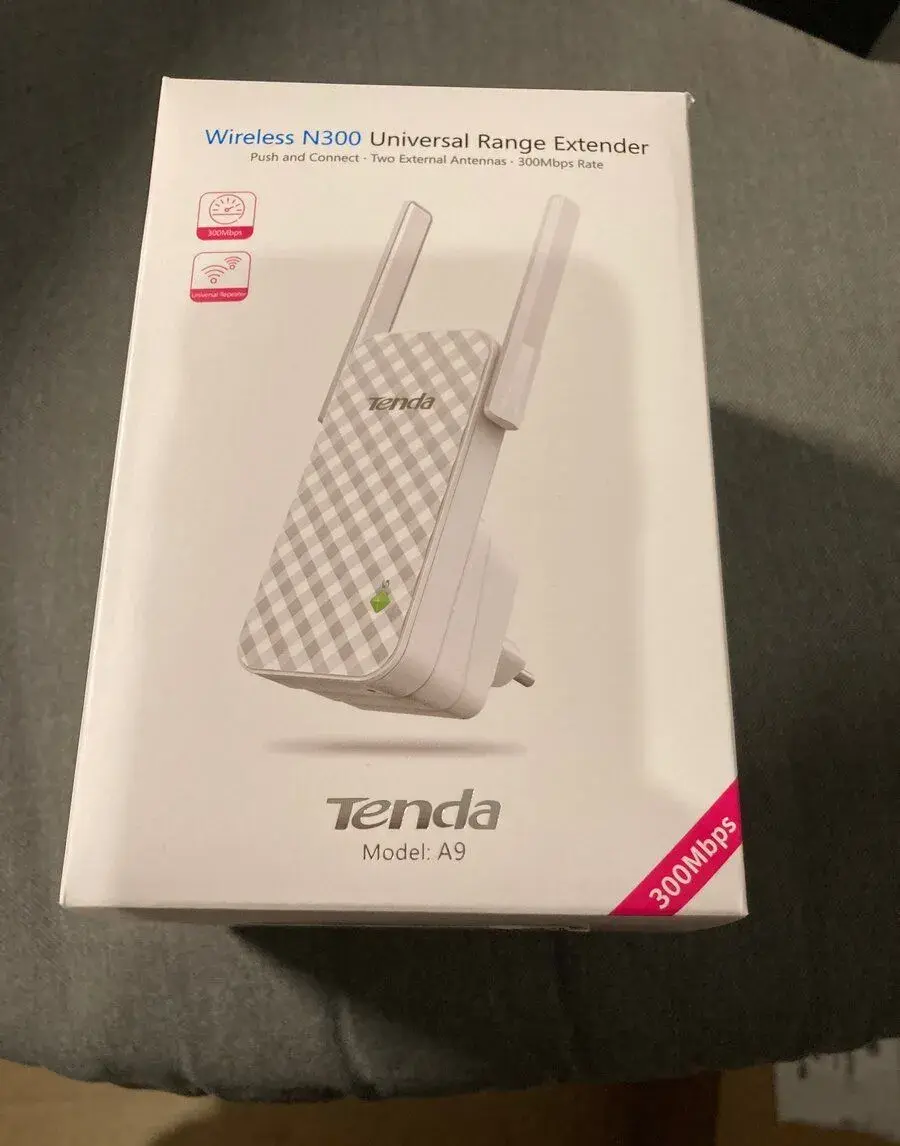 WiFi extender Tenda A9