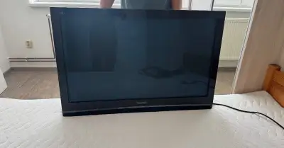Panasonic VIERA TH-42PX80E – 42" plazmová TV + držák + set-
