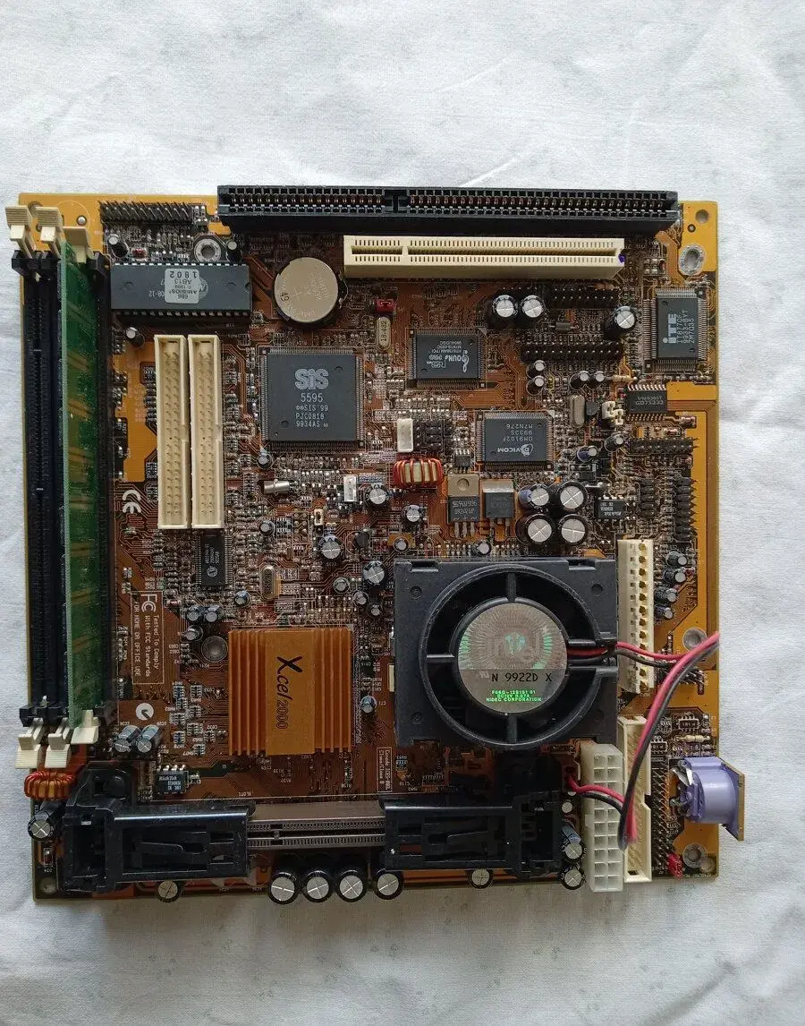 RETRO základní deska, Intel Celeron 400MHz.