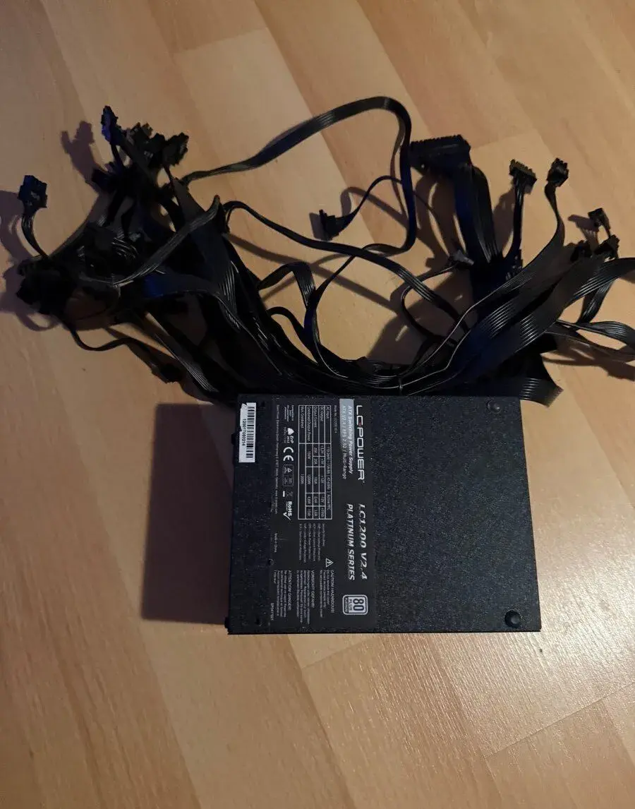 Zdroj LC-POWER LC1200 V2.4 1200W 80 PLUS PLATINUM