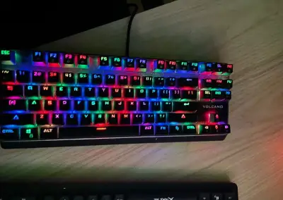 Klavesnica Modecom VOLCANO - mechanicka (blue switch)