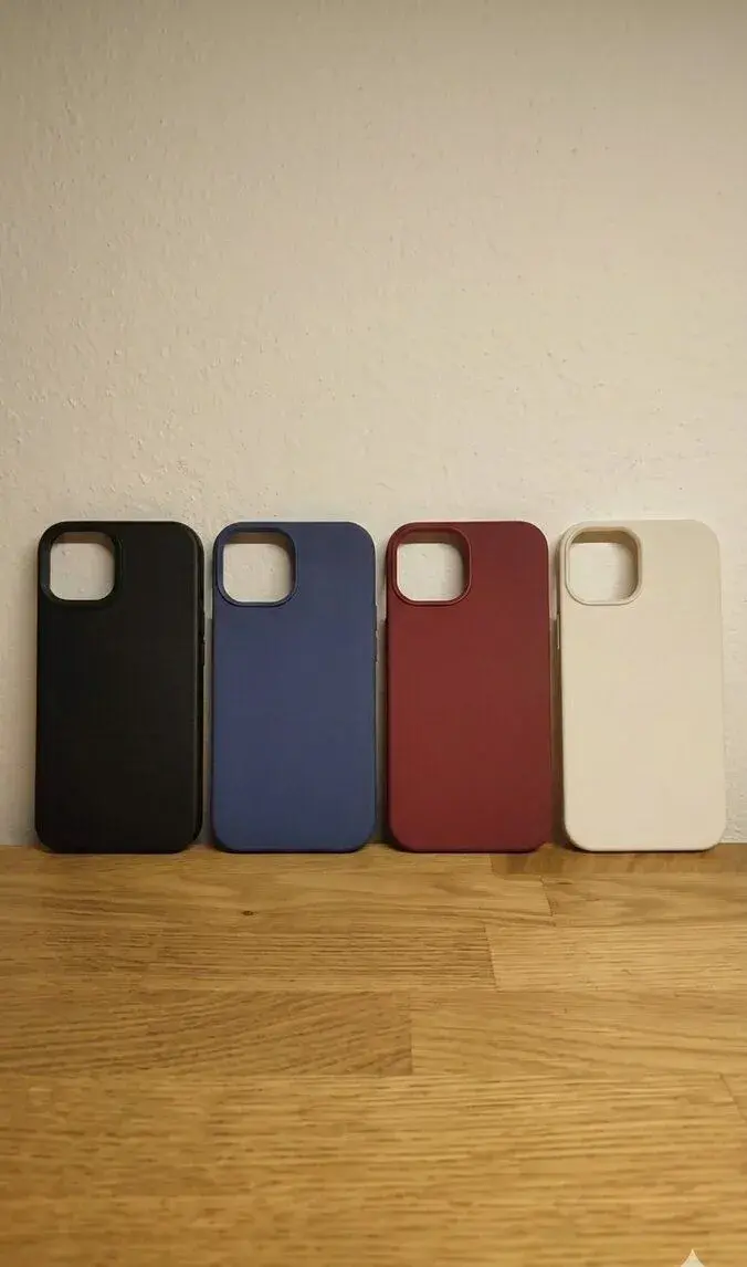 Kryty na iPhone 15 (černá/modrá/červená/bílá)