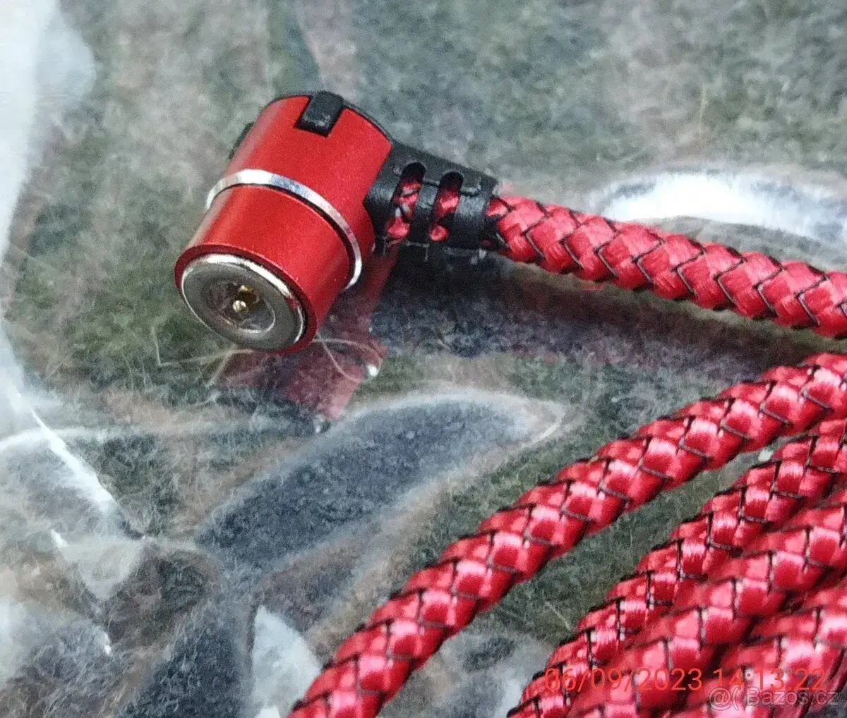 Nabíjecí kabel magnetický lomený USB