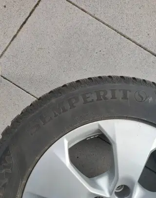 ALU kola se zimními pneu na Toyotu RAV4