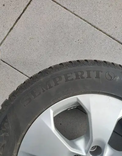 ALU kola se zimními pneu na Toyotu RAV4