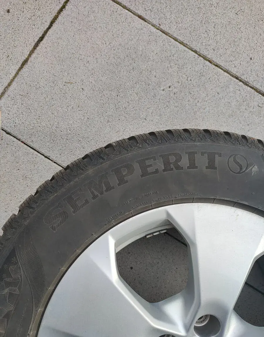 ALU kola se zimními pneu na Toyotu RAV4