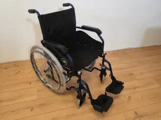 Nový mechanický invalidní vozík Breezy 90 (šířka sedu 45 cm)