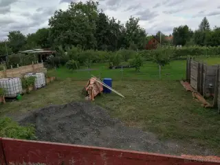 Zahrádka s karavanem pronájem