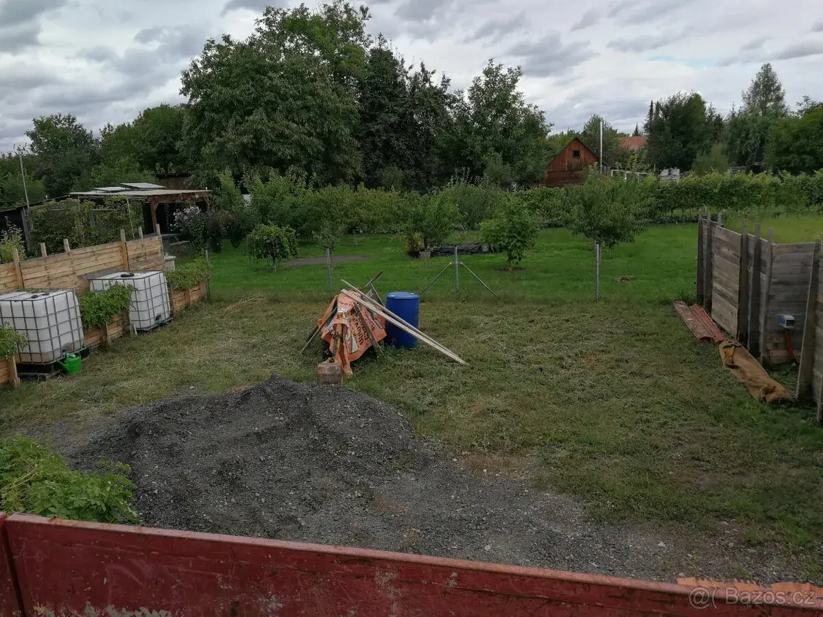 Zahrádka s karavanem pronájem