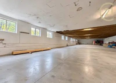 Prodej komerčního areálu v Humpolci – sklad 1 400 m² a ub.