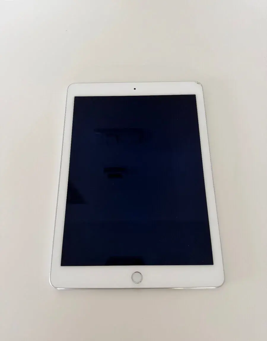 iPad Air 2 (128 GB) stříbrný – velká paměť, plně funkční