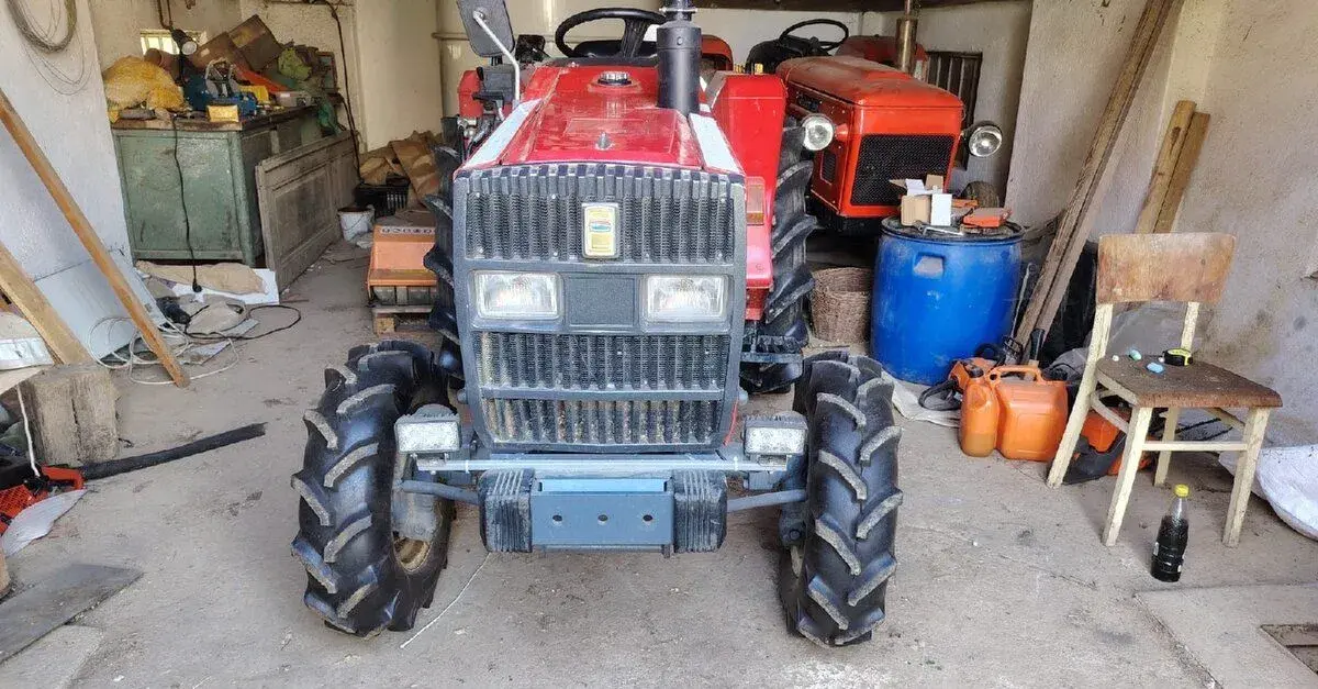 Malotraktor SHIBAURA mulcovačem a sklopným vlekem