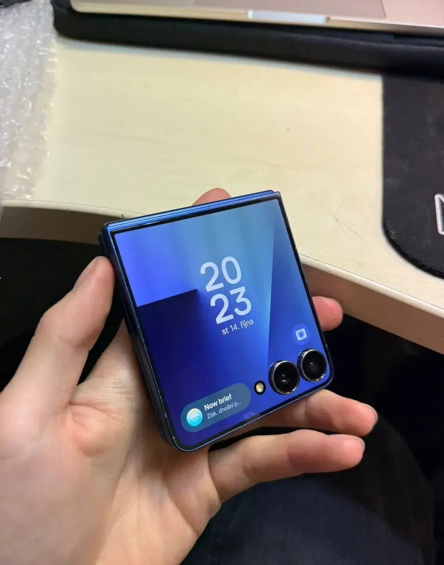 Samsung Z Flip7 512GB Modrá