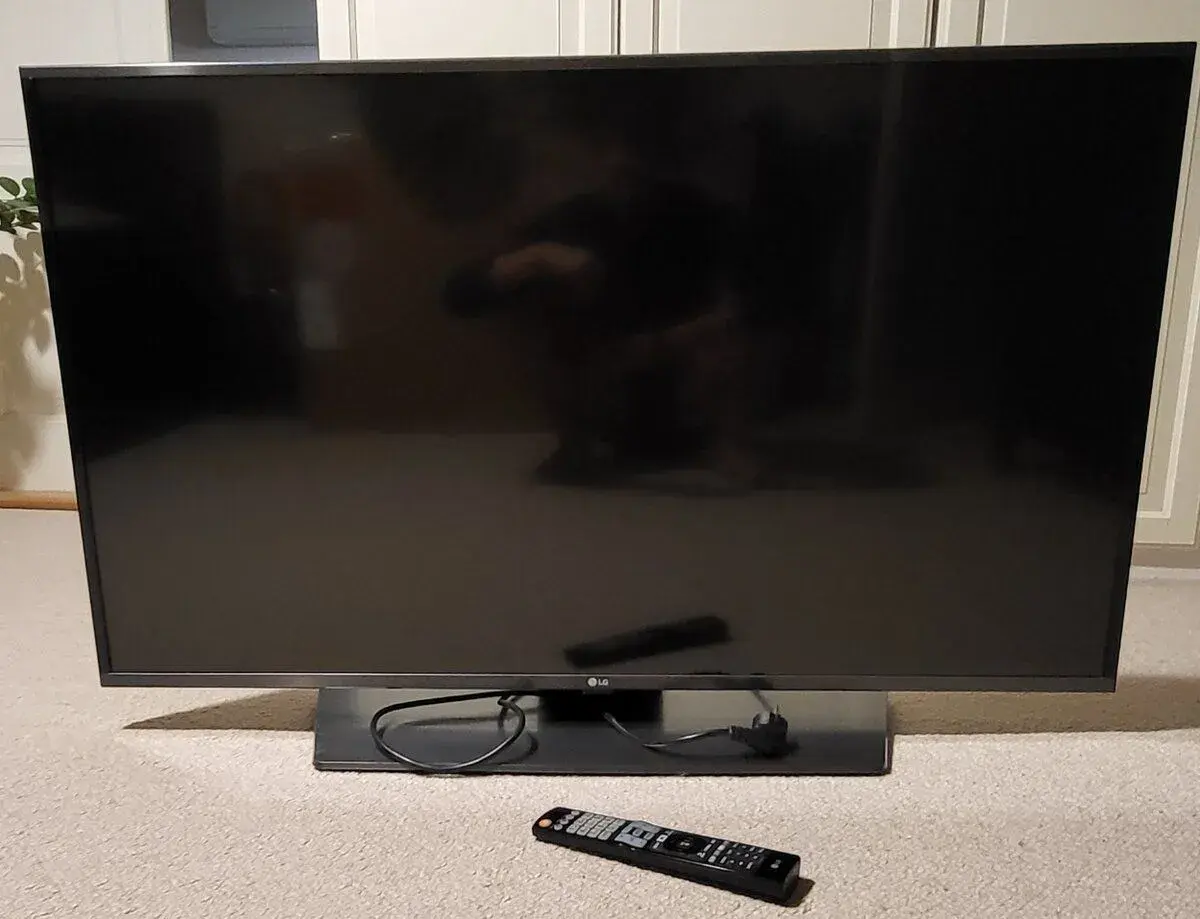 Televize LG 49LF632V