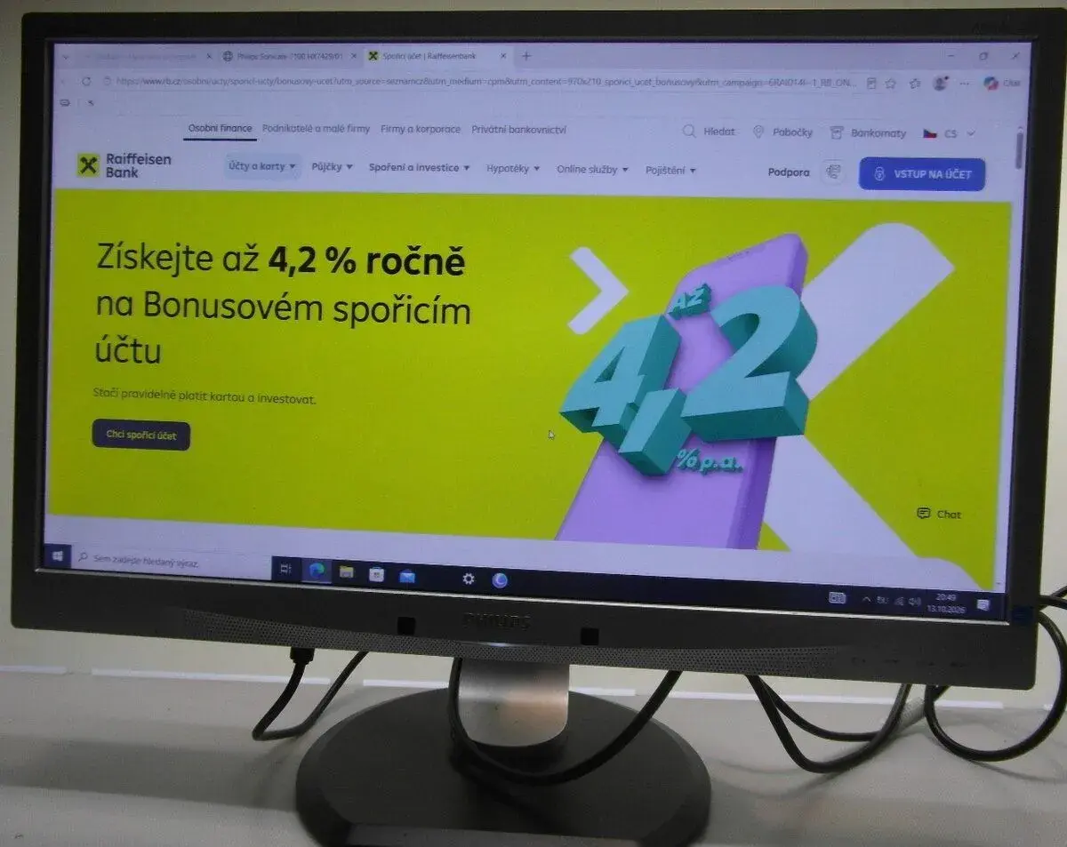 LED monitor PHILIPS 24" o úhlopříčce 61 cm